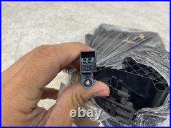 2025 VOLKSWAGEN T-ROC REAR LIFTGATE EMBLEM HANDLE WithREAR VIEW CAMERA OEM